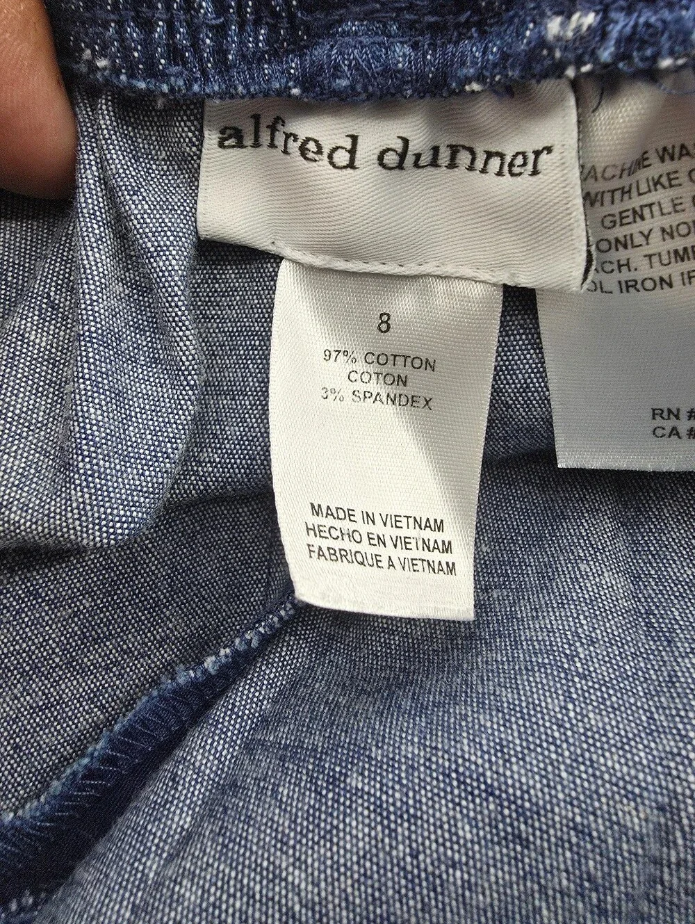 Alfred Dunner Womens Size 8 Blue Denim Stretch Pants Elastic Waist Pleated Taper